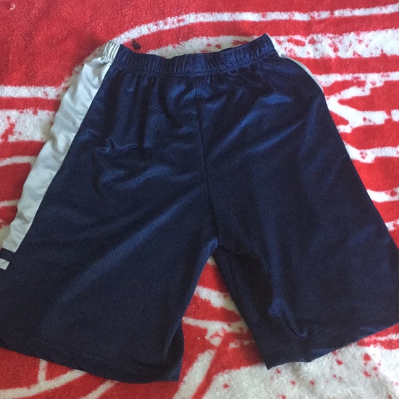 Nike Shorts - Picture 2 of 3